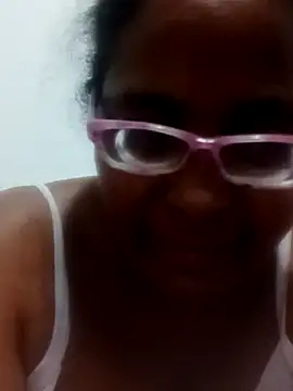 sexymomsn online show from July 30, 2026, 3:05 am