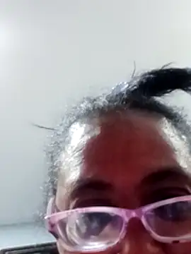 Snapshot of sexymomsn chatting on May 28, 2026, 1:35 am sexymomsn online show from May 28, 2026, 1:35 am