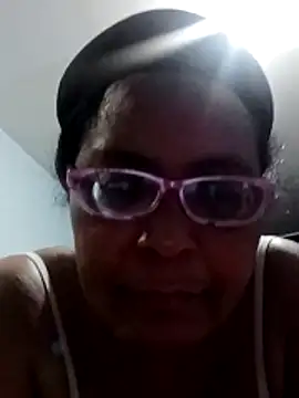 sexymomsn online show from April 21, 2026, 2:14 am