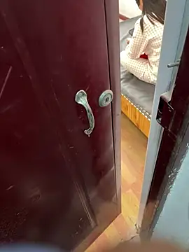 midnight-001 online show from April 5, 2026, 4:46 pm