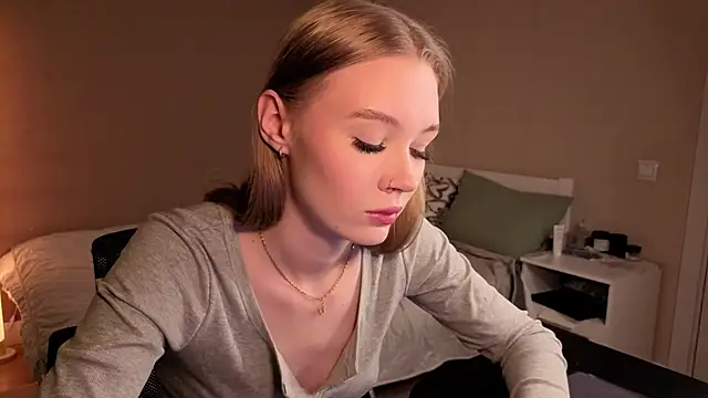 Sellina moon online show from April 30, 2026, 1:12 am
