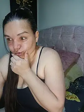 Zuleyka 69 online show from May 31, 2026, 7:14 pm