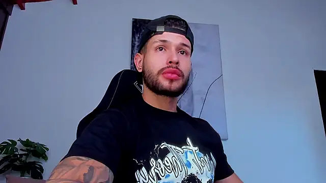 Santos ramirez1 online show from June 18, 2026, 2:11 pm