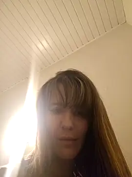 Snapshot of angelbby9 chatting on June 5, 2026, 2:05 am angelbby9 online show from June 5, 2026, 2:05 am