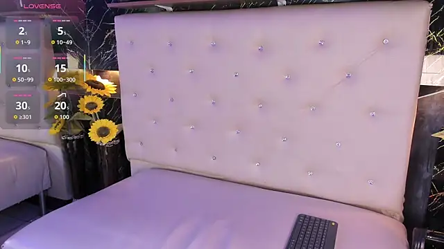 Camille 333 online show from March 23, 2026, 1:22 pm