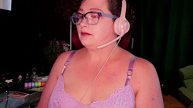 Snapshot of DyvLazuli chatting on March 27, 2026, 10:00 pm DyvLazuli online show from March 27, 2026, 10:00 pm