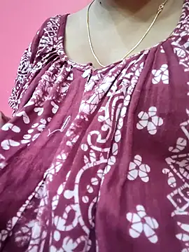 itz-priya online show from April 14, 2026, 10:15 pm