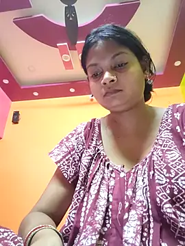 itz-priya online show from April 3, 2026, 9:32 pm