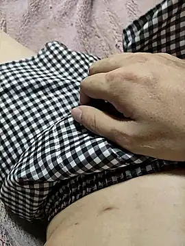 momon3333 online show from June 25, 2026, 11:37 am