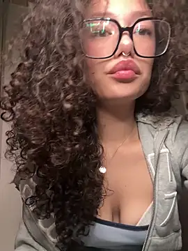 Snapshot of mirrorfa1ry chatting on March 27, 2026, 2:31 am mirrorfa1ry online show from March 27, 2026, 2:31 am