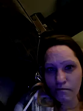 Snapshot of beeeuhh chatting on March 29, 2026, 8:10 pm beeeuhh online show from March 29, 2026, 8:10 pm