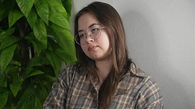 Snapshot of TiffaneySpikes chatting on March 23, 2026, 10:48 am TiffaneySpikes online show from March 23, 2026, 10:48 am