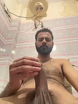 Wildlovee online show from May 12, 2026, 9:43 pm