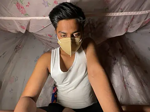 Snapshot of sinner2511 chatting on April 10, 2026, 3:52 pm sinner2511 online show from April 10, 2026, 3:52 pm