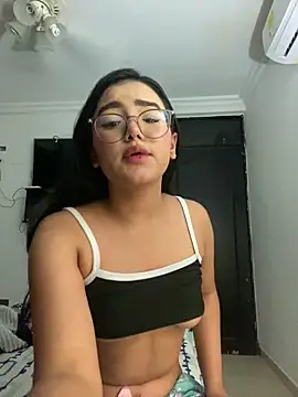 Snapshot of valvam_ chatting on March 27, 2026, 7:06 am valvam online show from March 27, 2026, 7:06 am