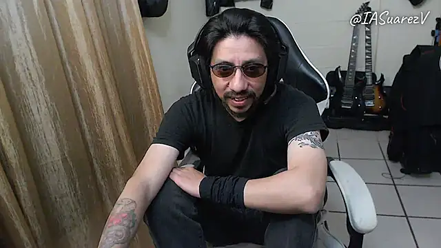 Snapshot of IASuarezV chatting on April 7, 2026, 11:34 am IASuarezV online show from April 7, 2026, 11:34 am