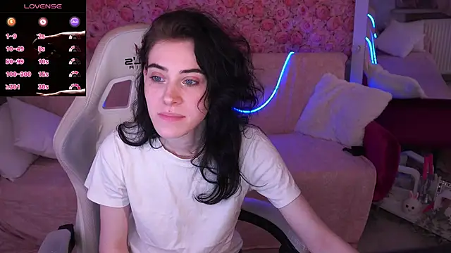 CurleyBlueEyes online show from March 27, 2026, 1:45 pm