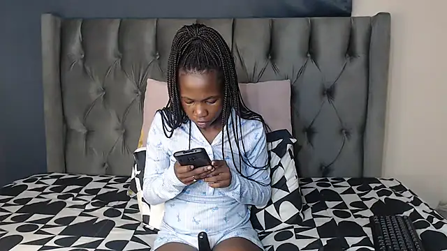 Cybil Hearts online show from April 24, 2026, 3:52 am