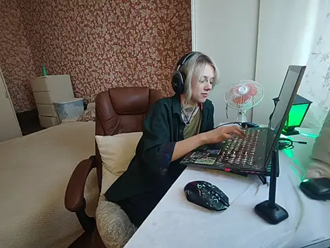 StijenaHunt online show from April 30, 2026, 1:29 pm