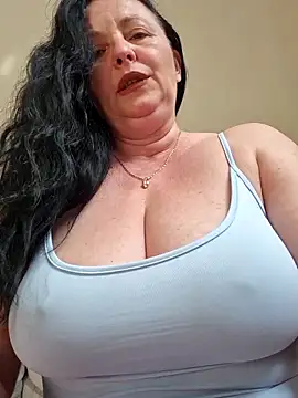 angelicalov online show from April 19, 2026, 1:23 pm