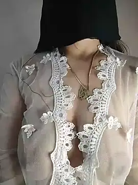 Yasmin Oh online show from June 15, 2026, 9:47 pm