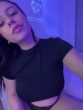 Lusty Lunaa online show from May 23, 2026, 7:18 am