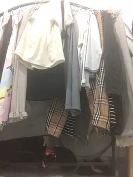 Snapshot of Yuri_k2 chatting on April 14, 2026, 12:54 pm Yuri k2 online show from April 14, 2026, 12:54 pm