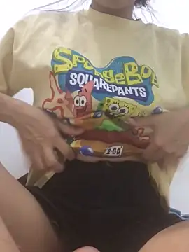 Snapshot of Yuri_k2 chatting on April 6, 2026, 1:45 pm Yuri k2 online show from April 6, 2026, 1:45 pm