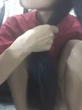 Snapshot of Yuri_k2 chatting on April 12, 2026, 3:26 pm Yuri k2 online show from April 12, 2026, 3:26 pm