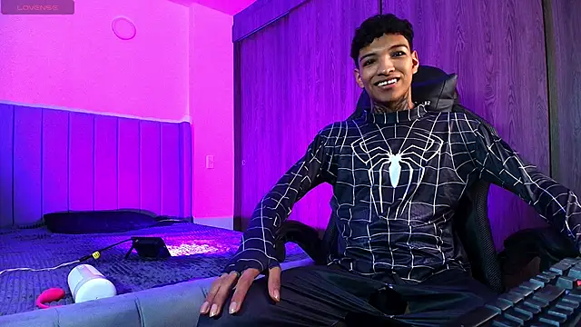 im Usuga online show from April 21, 2026, 5:47 am