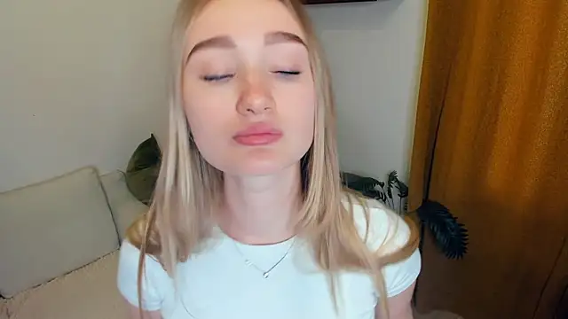 VioletteClaire online show from June 2, 2026, 8:47 am