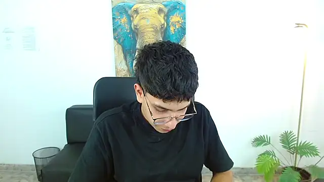 Snapshot of maax_18 chatting on March 24, 2026, 2:28 pm maax 18 online show from March 24, 2026, 2:28 pm