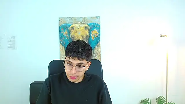 Snapshot of maax_18 chatting on March 25, 2026, 1:32 pm maax 18 online show from March 25, 2026, 1:32 pm