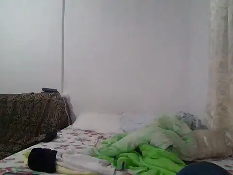 Snapshot of T_Santana chatting on June 16, 2026, 4:45 am T Santana online show from June 16, 2026, 4:45 am