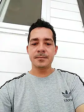 Gabriel leon33 online show from June 30, 2026, 6:19 pm