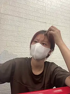 Bethiencute online show from May 3, 2026, 9:58 am
