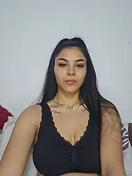 Crissdesire online show from June 26, 2026, 1:39 pm