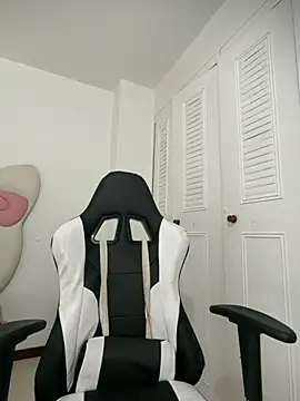 Valerie-S online show from May 6, 2026, 1:48 pm