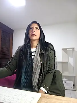 Snapshot of SamanthaRosse01_ chatting on May 11, 2026, 11:33 am SamanthaRosse01 online show from May 11, 2026, 11:33 am