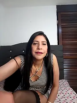 Snapshot of SamanthaRosse01_ chatting on April 18, 2026, 5:04 pm SamanthaRosse01 online show from April 18, 2026, 5:04 pm