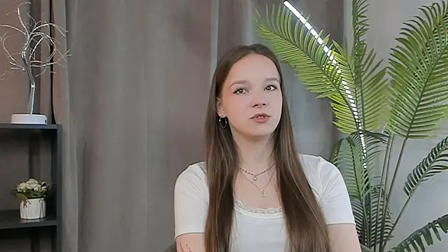 Snapshot of KiraGbur chatting on March 26, 2026, 8:12 am KiraGbur online show from March 26, 2026, 8:12 am