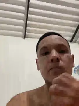 nickandroce  online show from March 26, 2026, 3:38 am