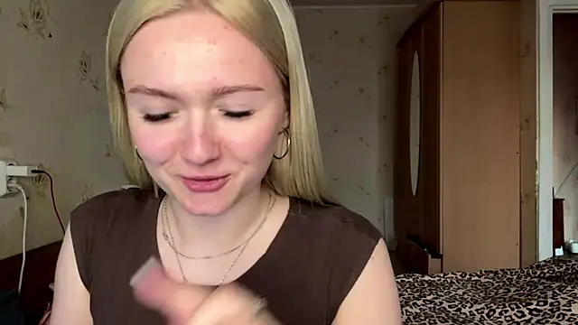 Snapshot of Sophia_Blonde chatting on April 14, 2026, 2:55 pm Sophia Blonde online show from April 14, 2026, 2:55 pm