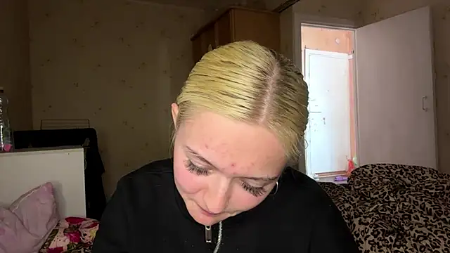 Snapshot of Sophia_Blonde chatting on May 4, 2026, 3:59 pm Sophia Blonde online show from May 4, 2026, 3:59 pm
