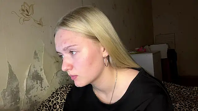 Snapshot of Sophia_Blonde chatting on April 15, 2026, 3:38 pm Sophia Blonde online show from April 15, 2026, 3:38 pm