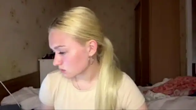 Snapshot of Sophia_Blonde chatting on May 19, 2026, 3:41 pm Sophia Blonde online show from May 19, 2026, 3:41 pm