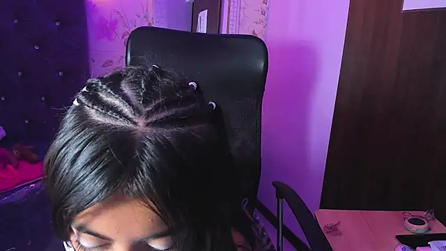 CharlotePetite  online show from June 6, 2026, 6:57 pm