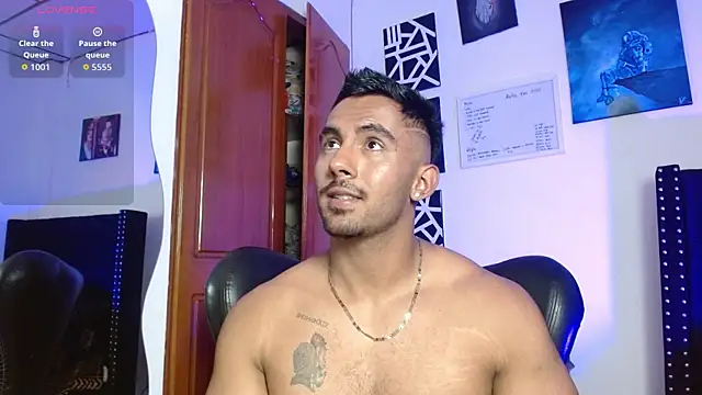 Snapshot of romanpearce_ chatting on May 1, 2026, 8:25 pm romanpearce online show from May 1, 2026, 8:25 pm