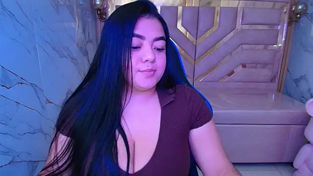 Snapshot of luna__r_ chatting on April 22, 2026, 3:13 am luna r online show from April 22, 2026, 3:13 am