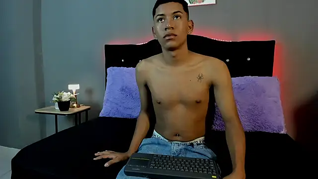 Snapshot of LexSin17 chatting on March 26, 2026, 8:29 pm LexSin17 online show from March 26, 2026, 8:29 pm